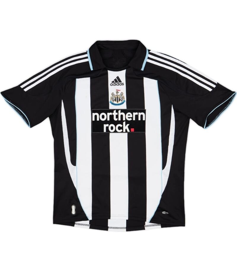 newcastle united 2007-09 home kit in black and white